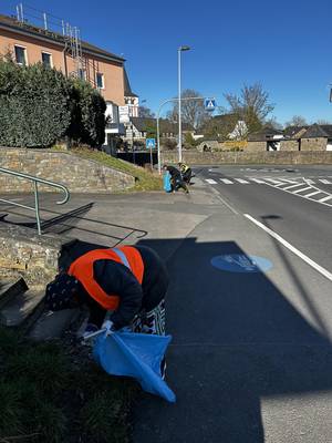 Frühjahrsputz-Aktion der Stadt Königswinter durch die Bewohner:innen der städtischen Gemeinschaftsunterkünfte für Geflüchtete © Stadt Königswinter 5