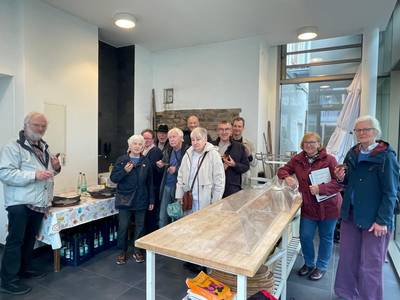 Die Gruppe der Teilnehmenden im Museum