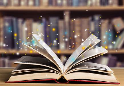 Aufgeschlagenes Buch auf Tisch © Learning Billionphotos - stock.adobe.com adobestock 135615050 learning billionphotos low