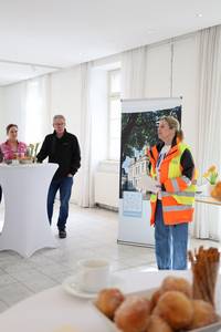 Die Bürgermeisterin bedankt sich bei den Teilnehmenden © Stadt Königswinter/Pressestelle Bürgermeisterin Heike Jüngling bei der Abschlussveranstaltung