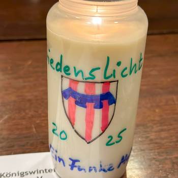 Das Friedenslicht leuchtet nun auch in der Verwaltung