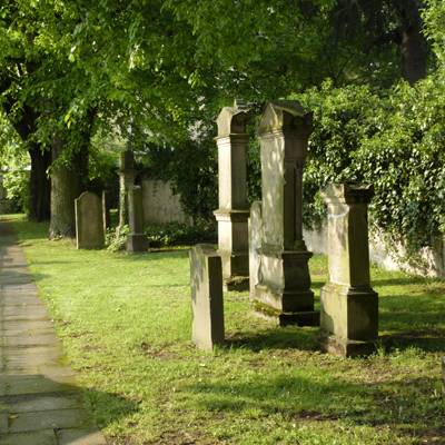 Grabsteine auf dem jüdischen Friedhof in Königswinter-Altstadt