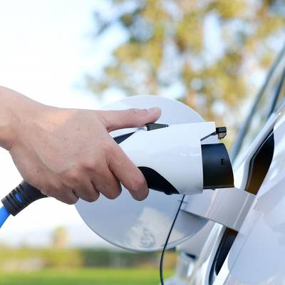 E-Mobilität AdobeStock 316671337 paulynn