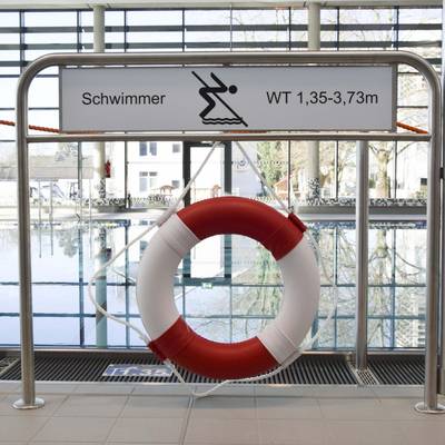 Rettungsring Schwimmhalle