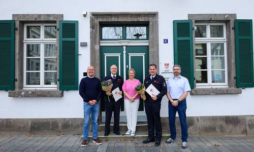 Michael Bungarz (2.v.li) und Jens Bellinghausen (2.v.re) erhielten ihre Bestellungsurkunden