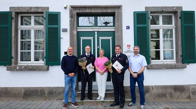 Michael Bungarz (2.v.li) und Jens Bellinghausen (2.v.re) erhielten ihre Bestellungsurkunden