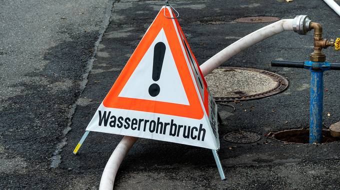 Hinweis auf Wasserrohrbruch